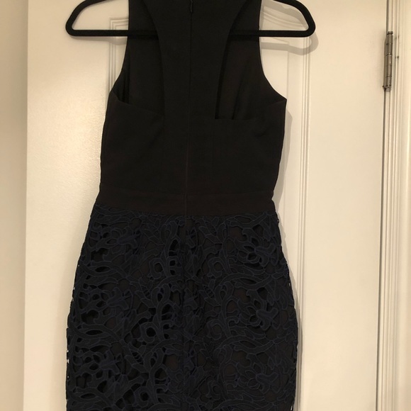 Stylish dress, perfect for a fancy night! - Picture 3 of 4